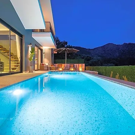 Hotell Oxy Seaview Private Pool Indoor Heated Pool *