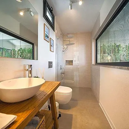Oxy Seaview Private Pool Indoor Heated Pool Hotell