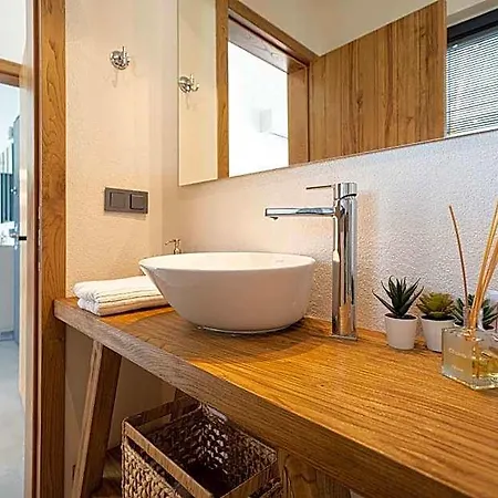 Oxy Seaview Private Pool Indoor Heated Pool Hotell